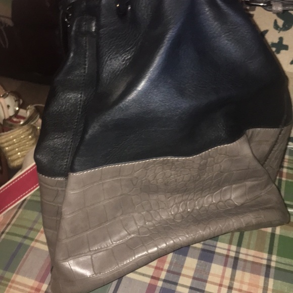 Bucket Style Bag - Picture 7 of 7